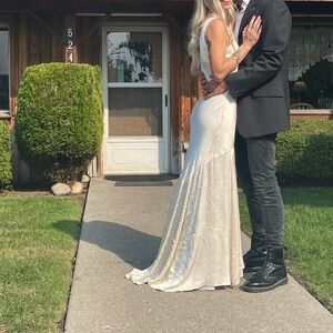 Lulus xs wedding dress